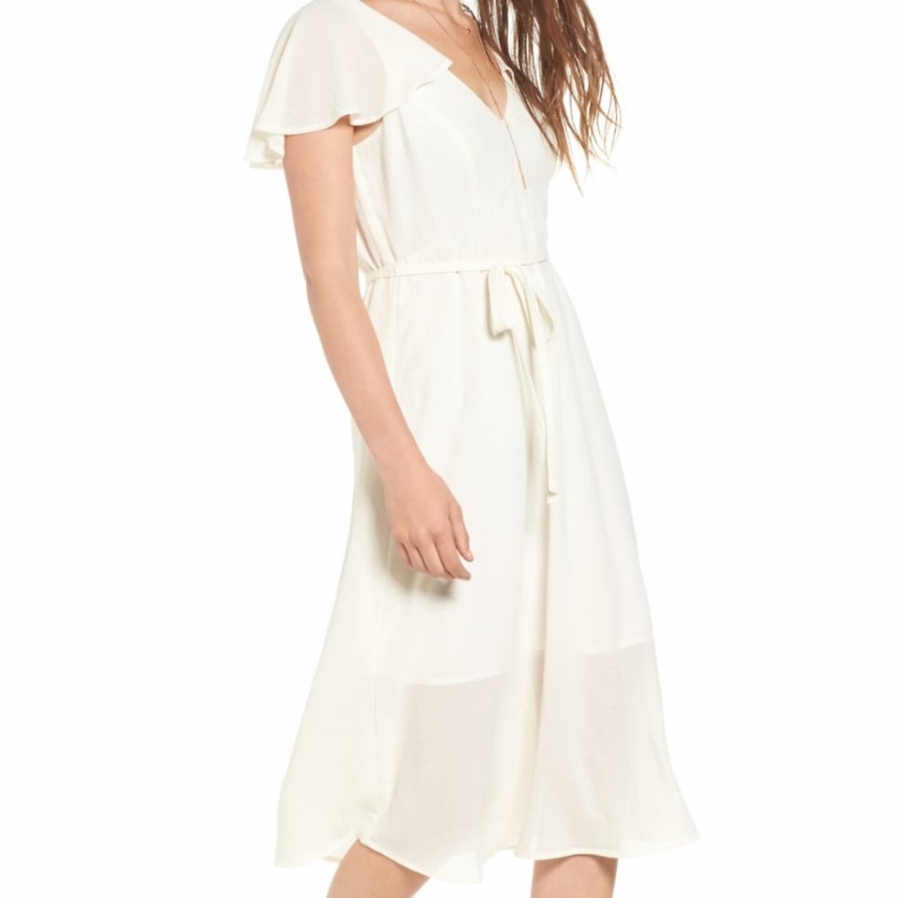 🤍 LEITH FLUTTER SLEEVE DRESS 🤍